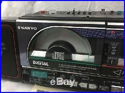 1986 Sanyo Vtg BOOMBOX M CD40 CD Player Portable Radio Cassette Recorder 1980's