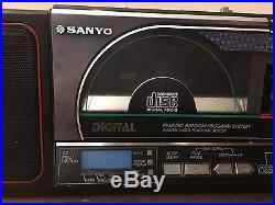 1986 Sanyo Vtg Boombox M CD40 CD Player Portable Radio Cassette Recorder 1980's