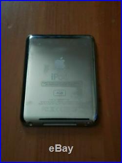 4GB Apple iPod Nano 3rd Generation With A Bush Portable CD Player/Radio Boombox