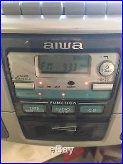 AIWA Portable AM/FM Stereo Radio CD Cassette Player Model CSD-FD81 Works Great