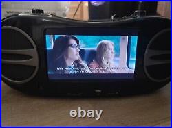 GPX Portable Boombox Music and Movie System 7 LCD Display Model BD707B-TESTED