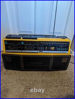 Magnavox D-8300 Dual Deck Stereo Radio Recorder Boombox NEEDS REPAIR AS IS