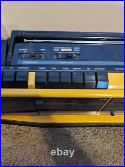 Magnavox D-8300 Dual Deck Stereo Radio Recorder Boombox NEEDS REPAIR AS IS