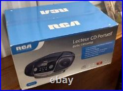 RCA LECTEUR CD PORTATIF AVEC CASSETTE. RCD 175. (Never Been Out Of The Box)