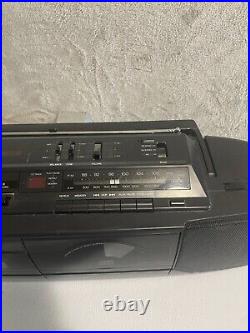 Realistic CD-3303 Boom Box Radio CD Tape Player 1990s