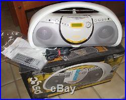 SONY Psyc Atrac3 MP3 cd cd-r cd-rw portable boombox stereo radio zs-yn7 + remote