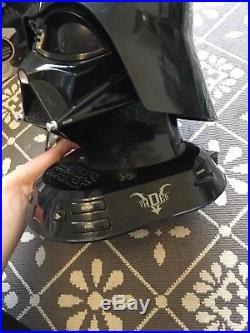 STAR WARS Darth Vader Helmet Portable CD Player AM/FM Radio Boombox Stereo