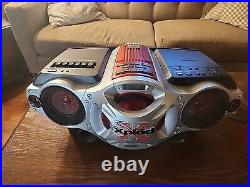 Sony CFD-G700CP Xplod CD/Radio Boombox line In, Woofer No Remote TESTED