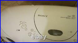 Sony ZS-XN30 AM/FM Portable Radio CD Player MP3 Boombox (White)