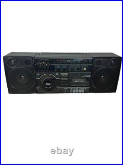 Vintage 1990 GE Boombox Radio/CD/Cassette Model No. 3-7045A