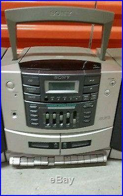 Vintage Sony CFD-zw770 AM FM CD Compact Disc Player Portable Boombox