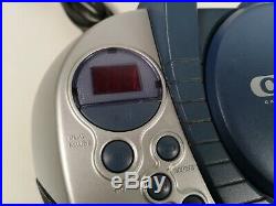 White Westinghouse Portable CD Player AM FM Cassette wpdc 14102 Small Boombox